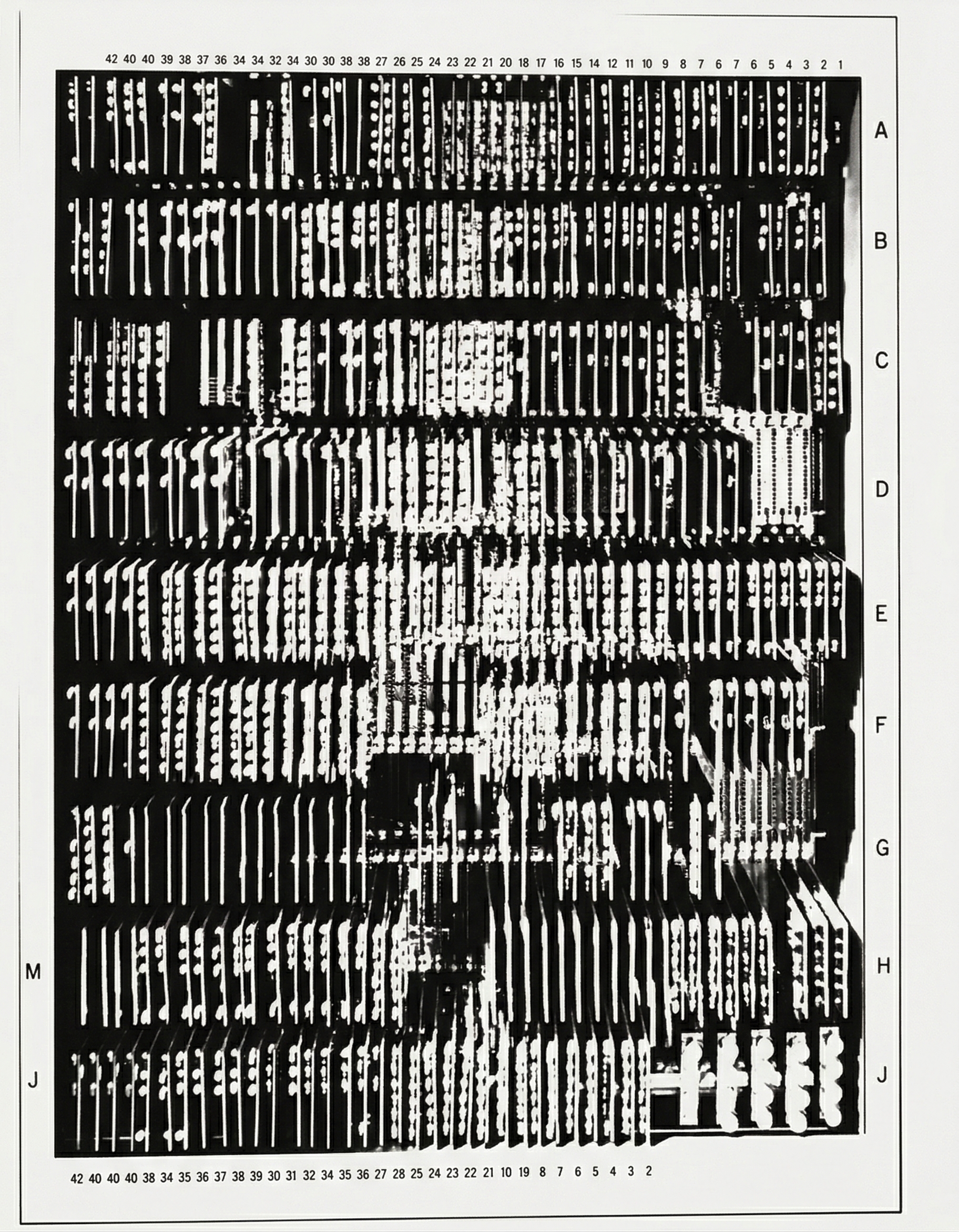 IBM transistörlü bilgisayardaki basılı kablolama panelleri bankası
